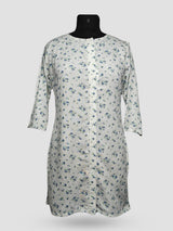 Witte adaptieve kurti voor dames met bloemenprint en driekwartmouwen